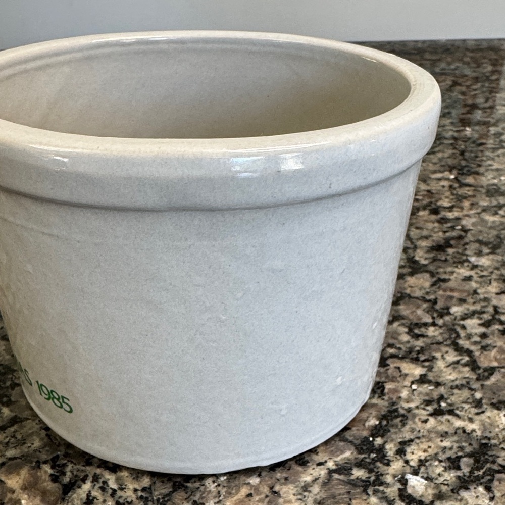 Marshall Field's rare vintage Christmas 1985 Stoneware Crock EUC - Picture 7 of 10